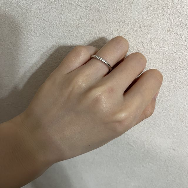 【銀座ダイヤモンドシライシの口コミ】 シンプルながらもダイヤが入っている指輪を探しており、来店する前は一粒…