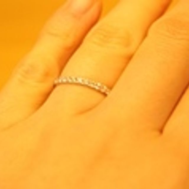 【Ponte Vecchio(ポンテヴェキオ)の口コミ】 ダイアがついた指輪を探していたので、ハーフエタニティのデザインに魅か…
