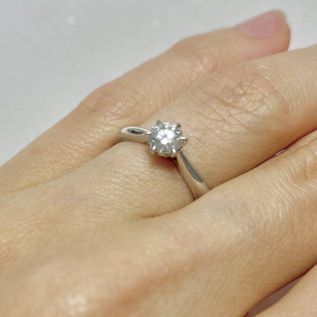 【銀座ダイヤモンドシライシの口コミ】 まずはネットで調べて好みのデザインのあるこちらのブランドを選択。エバ…