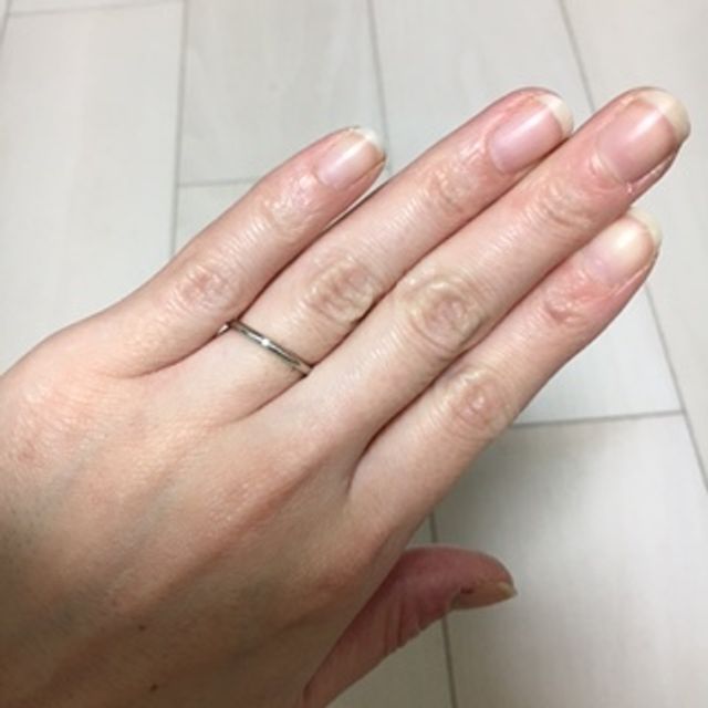 【ケイウノ ブライダル(K.UNO BRIDAL)の口コミ】 どのブランドよりも細い波型のデザインの上品さと繊細さに一目ぼれ。
その…