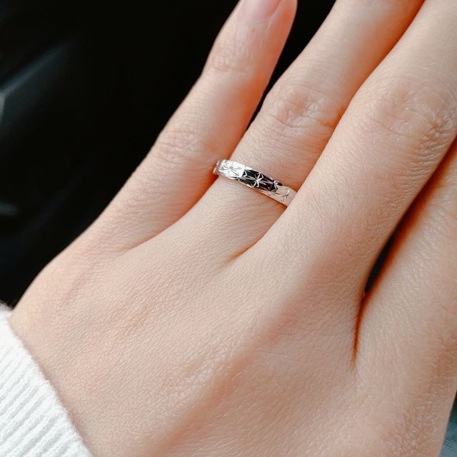 【アイプリモ(I-PRIMO)の口コミ】 石が入っていないものを探していて
なおかつペアで同じデザインの指輪をさ…