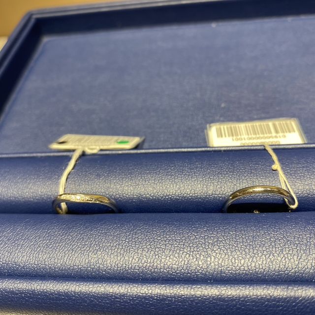 【銀座ダイヤモンドシライシの口コミ】 「感覚で指輪を選ぶタイプですね」と仰っていただき、たくさんの種類の指…