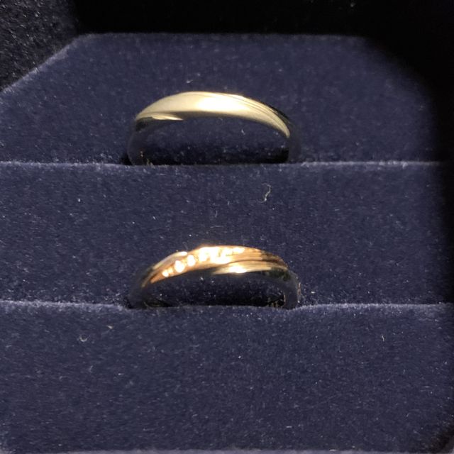 【4℃ BRIDAL(ヨンドシーブライダル)の口コミ】 僕自身はこだわりがなく、彼女の好きなデザインに合わせたものにしました…