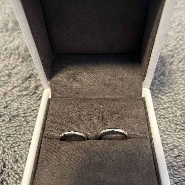 【BONDS(ボンズ)の口コミ】 指輪のデザインは旦那がシンプルなデザインが良かったので、この指輪はほ…