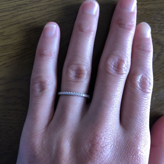 【アイプリモ(I-PRIMO)の口コミ】 シンプルで華やかで値段も高すぎず幅が細い所が気に入ったため。指輪の値…