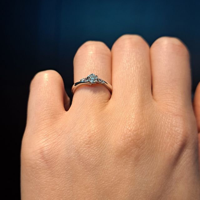 【TRECENTI(トレセンテ)の口コミ】 フローラのお花のデザインがとてもかわいくて気に入りました。カラーダイ…