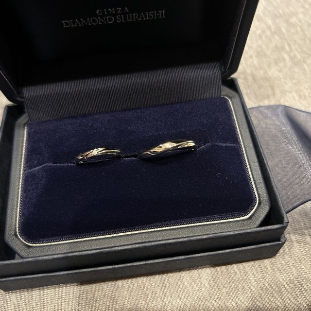 【銀座ダイヤモンドシライシの口コミ】 まずはダイヤモンドシライシさんの指輪のシンプルさにすごく心を惹かれま…