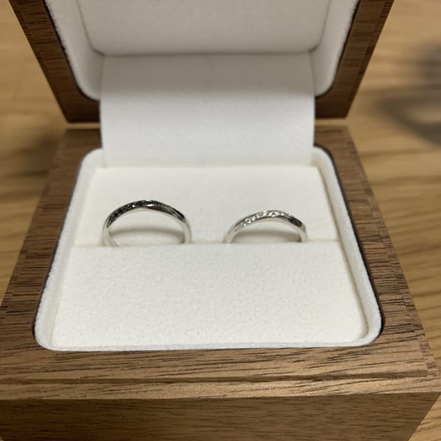 【Ponte Vecchio(ポンテヴェキオ)の口コミ】 シンプルなデザインですがボディにひねりが入っていたりダイヤモンドを仕…