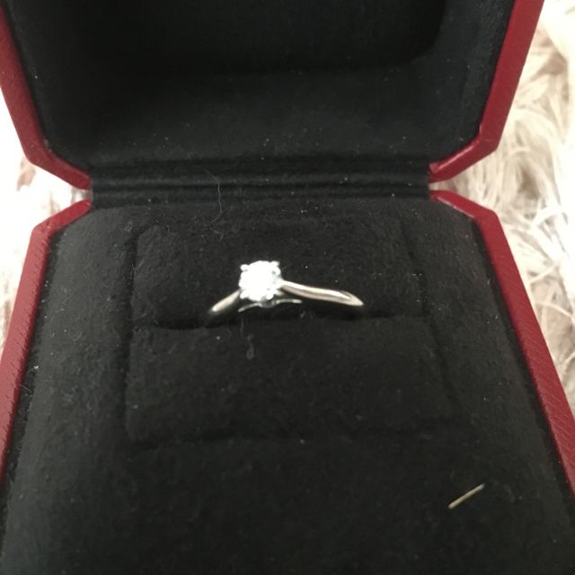 【カルティエ(Cartier)の口コミ】 今後、結婚式等につけていけるようにダイヤ等のシンプルな宝石つきで、な…