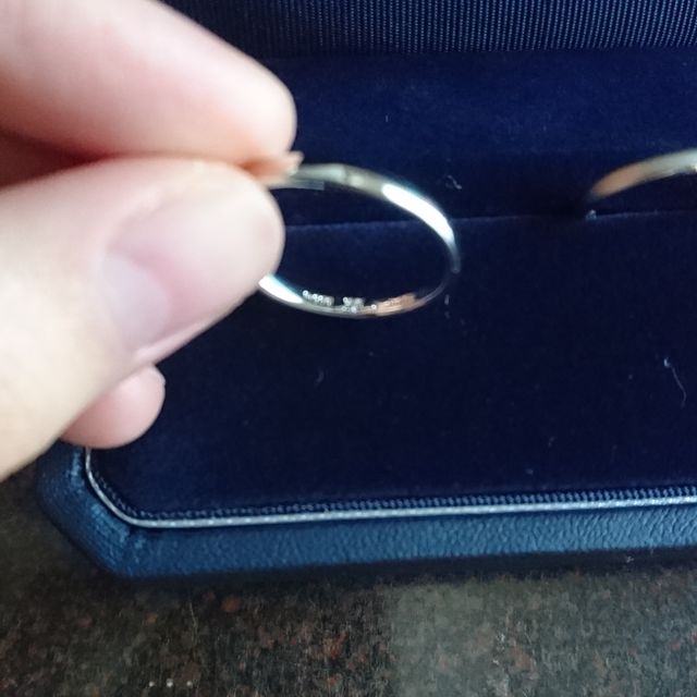 【銀座ダイヤモンドシライシの口コミ】 シンプルでひっかかりのないデザインを探していました。こちらのデザイン…