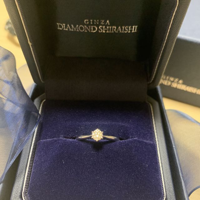 【銀座ダイヤモンドシライシの口コミ】 デザインがシンプルできれいでした。細部にこだわりを感じ、彼女に伝えた…