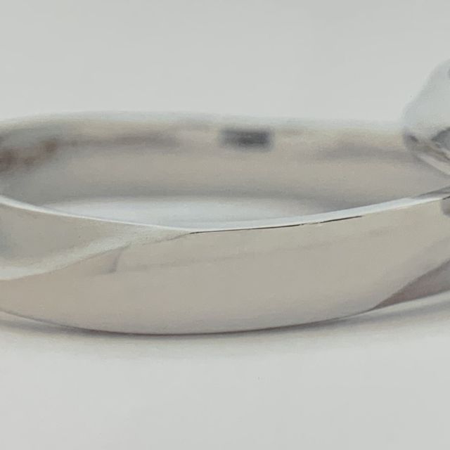 【アトリエフィロンドールの口コミ】 もともとシンプルなデザインを探していたのですが、それでも何か一つ、特…