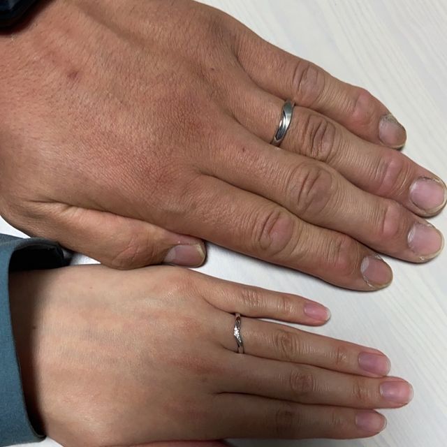 【銀座ダイヤモンドシライシの口コミ】 彼の手が大きく、オーダーメイドに対応していた
かなり豊富な種類があり、…