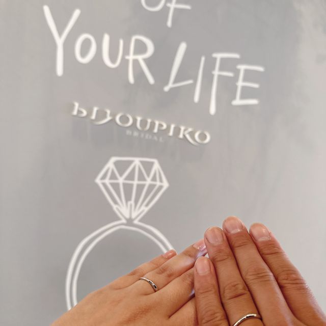 【TOMOE(トモエ)の口コミ】 デザインはウェーブ系で探していましたので、いくつかの中からダイヤのつ…