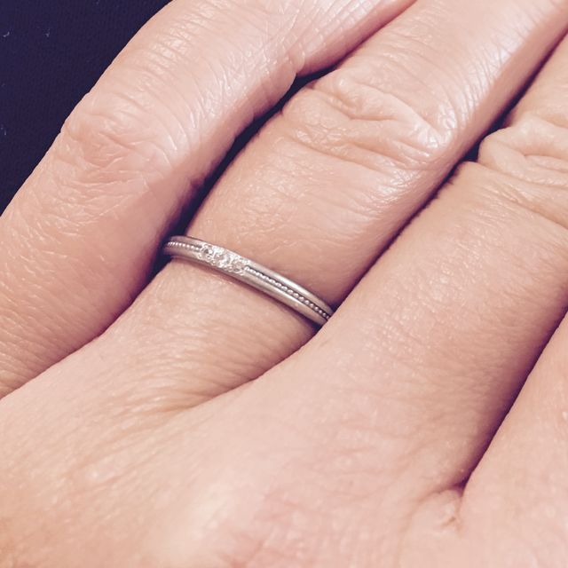 【LUZIR(ルジール)の口コミ】 ウェディング雑誌で前もって結婚指輪のリサーチをし、だいたいのイメージ…