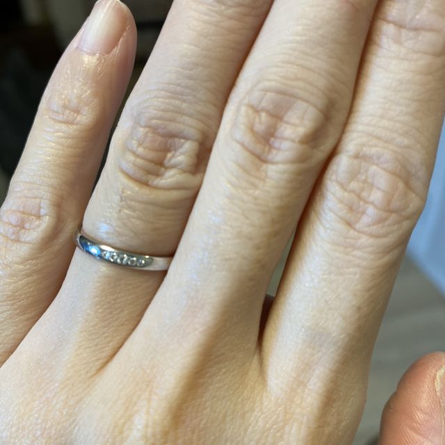 【アイプリモ(I-PRIMO)の口コミ】 接客業のためシンプルなものを探してたが、いざ見てみるとキラキラしてい…