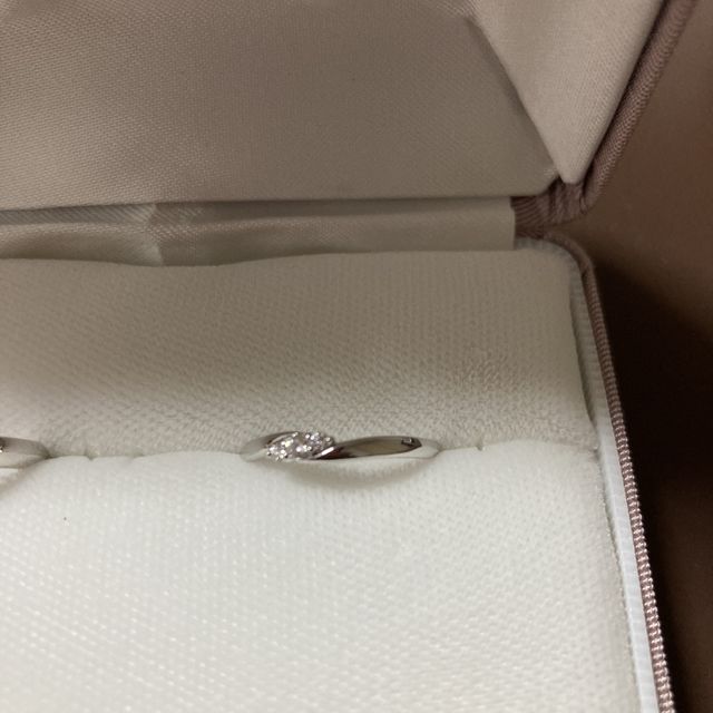 【ジュエリーツツミ(JEWELRY TSUTSUMI)の口コミ】 細めのデザインを探していた為、こちらを購入致しました。ダイヤが控えめ…