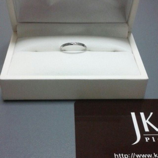 【Timeless ones Lovers(タイムレスワンズラバーズ)の口コミ】 店舗にて見せてもらい即決しました。「細身である」「着けていて気になら…