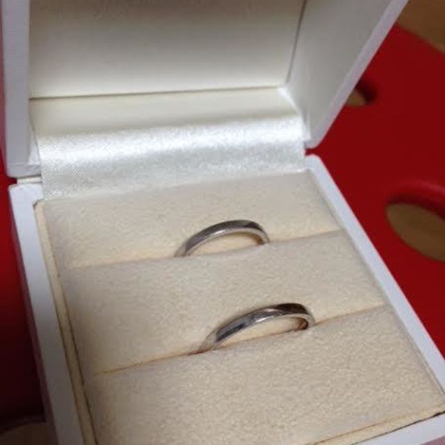 【TASAKI(タサキ)の口コミ】 一番シンプルなものの方が、お互いつけやすいということでこのタイプに決…