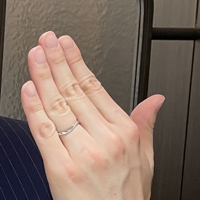 【アイプリモ(I-PRIMO)の口コミ】 お仕事中はずっと指輪をはめていられるため、着け心地にこだわって探しま…