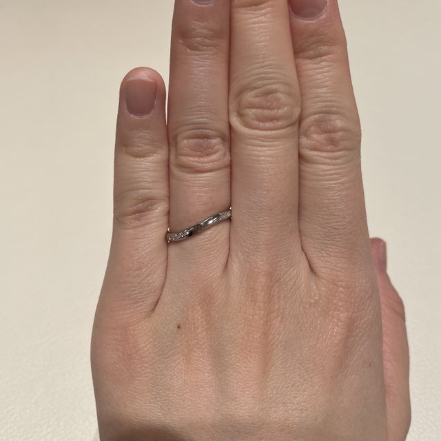 【アイプリモ(I-PRIMO)の口コミ】 お仕事中はずっと指輪をはめていられるため、着け心地にこだわって探しま…