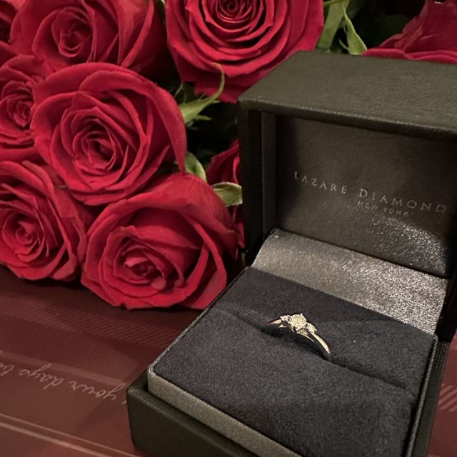 【ラザール ダイヤモンド(LAZARE DIAMOND)の口コミ】 ラザールダイヤモンドの7色の輝きに惹かれ、またデザインがとてもかわいく…