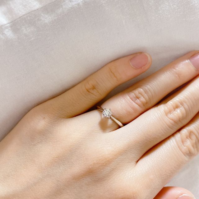 【銀座ダイヤモンドシライシの口コミ】 デザインが抱負なブランドでしたが、好みでもあった「婚約指輪らしい婚約…