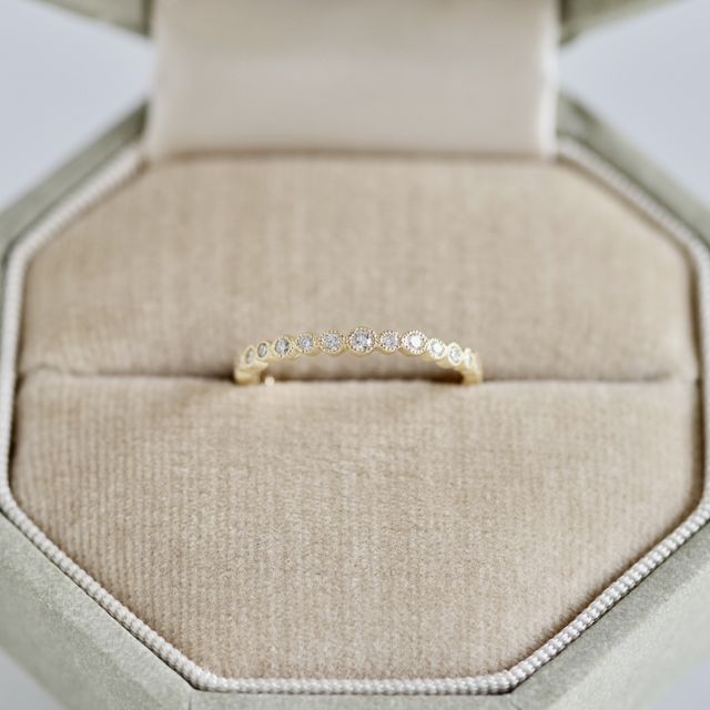 【hitotsuchi(ヒトツチ)の口コミ】 婚約指輪に一粒ダイヤの指輪は定番ですが、あまり普段使いできないなと思…