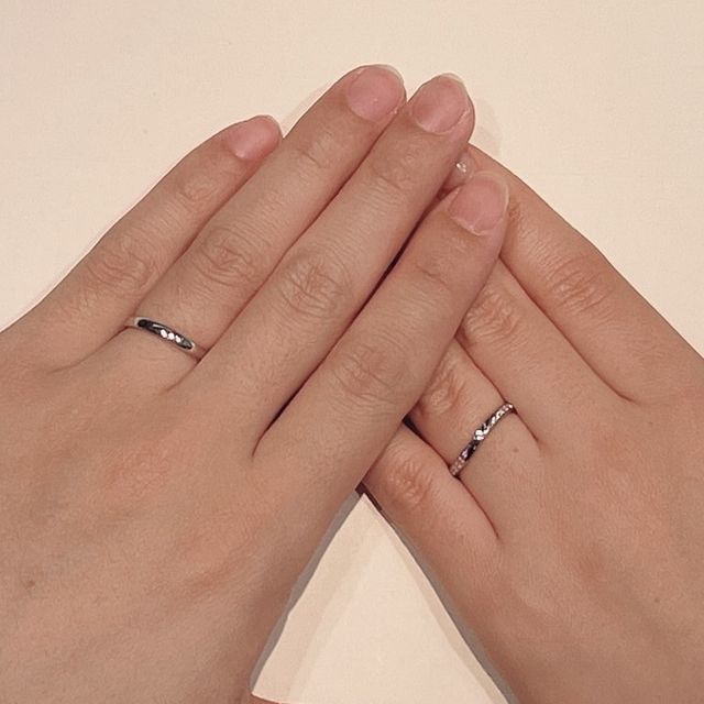 【アイプリモ(I-PRIMO)の口コミ】 シンプルなデザインで2人の指に合う形なのかを重視して選びました。特に、…