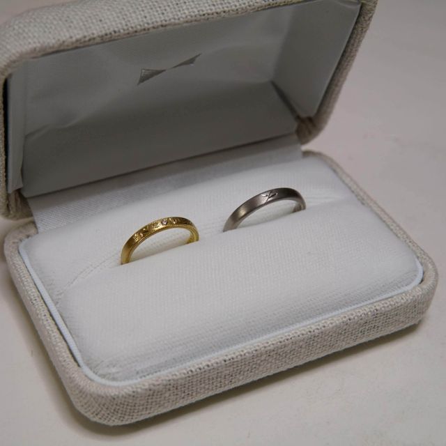 【KARAFURU(カラフル)の口コミ】 和彫があり、そのデザインも自分で決めることができたため。
結婚指輪とし…