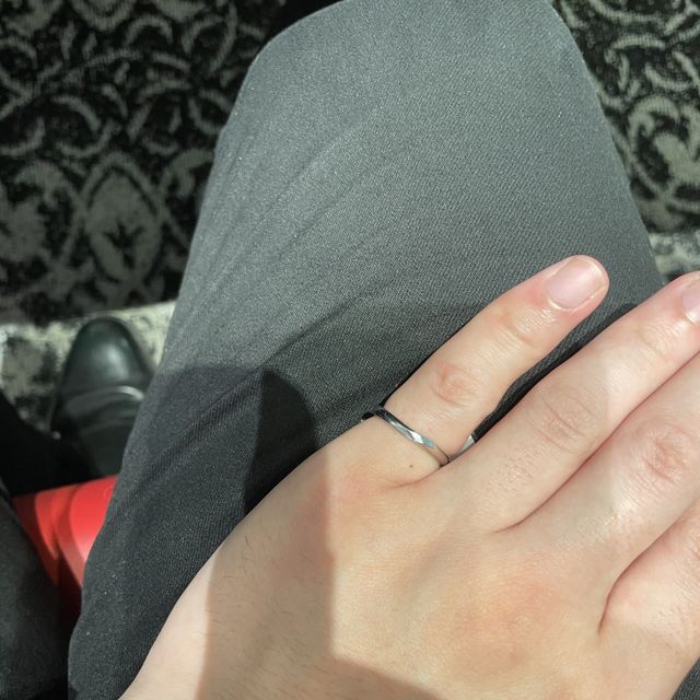 【銀座ダイヤモンドシライシの口コミ】 いくつか試着させてもらいましたが、どれも付け心地が良く男性がつけてい…