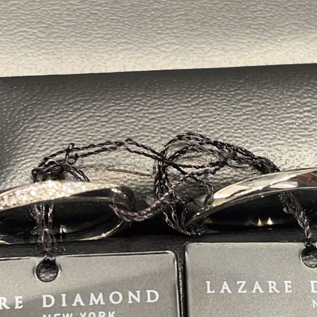 【ラザール ダイヤモンド(LAZARE DIAMOND)の口コミ】 ダイヤがとても美しい指輪でした。光が当たらないところでみても、ダイヤ…