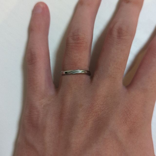 【アイプリモ(I-PRIMO)の口コミ】 シンプルすぎるデザインではなく、スラッシュのようなラインが入っている…