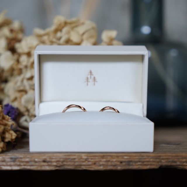 【THREE TREES(スリーツリーズ)の口コミ】 自分たちで手作りをする結婚指輪にずっと憧れがありました。結婚指輪を探…