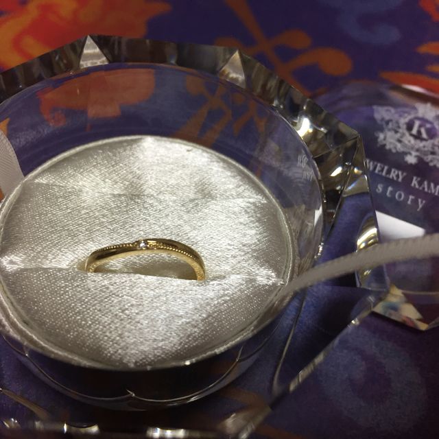 【JEWELRY  KAMATA(ジュエリーかまた)の口コミ】 結婚指輪と合わせて、合うものにしました！細めの指なのでデザインは細め…