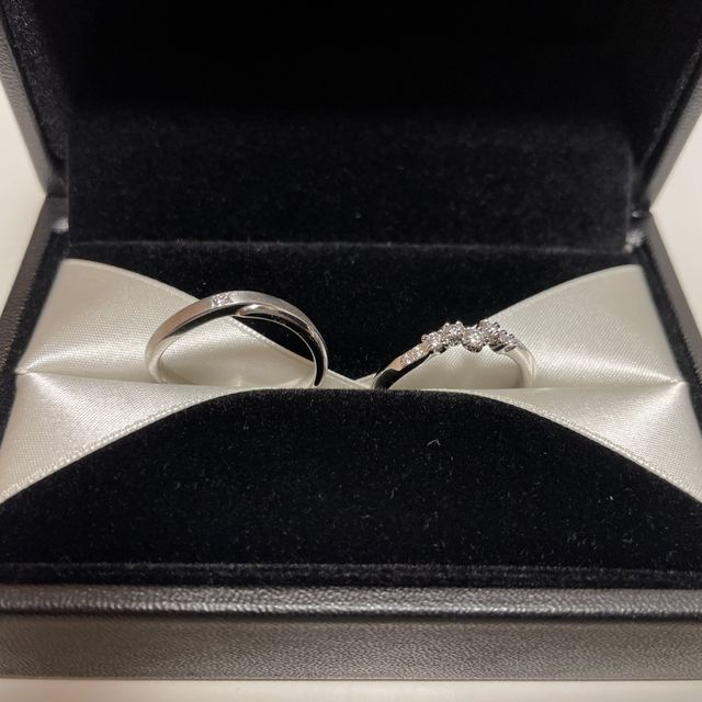 【エクセルコダイヤモンド(EXELCO DIAMOND)の口コミ】 数件のお店を回り、短い期間でしたが色々な指輪を見て回りました。見て回…