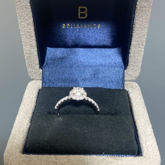 【BRILLIANCE+(ブリリアンスプラス)の口コミ】 プロポーズの際に、婚約指輪を渡そうと決めていました。ただ、指輪の知識…