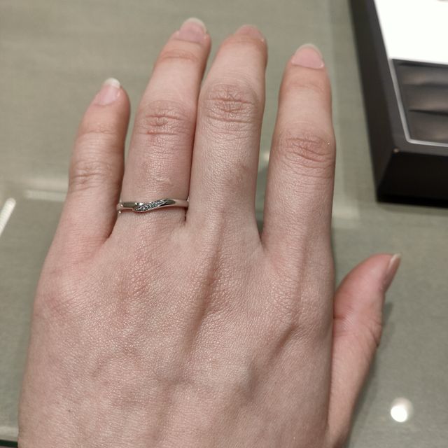 【アイプリモ(I-PRIMO)の口コミ】 指を細長くみせたいと伝えたところ、S字やV字のものを試着させてもらいま…