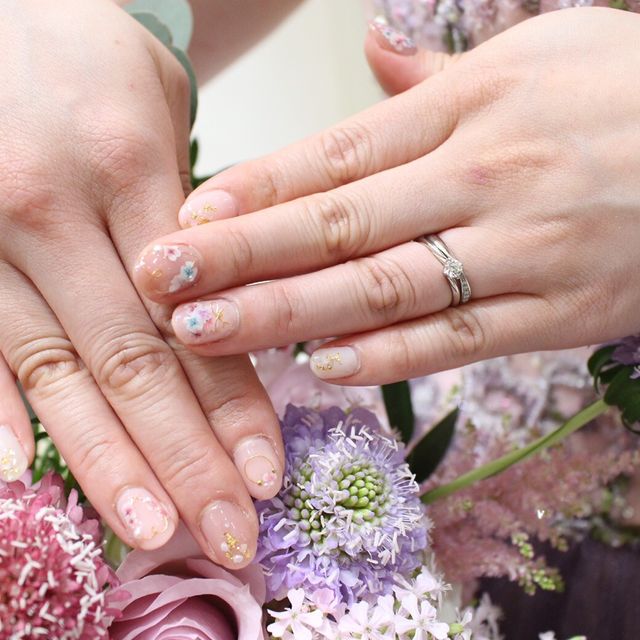 【銀座ダイヤモンドシライシの口コミ】 シンプルすぎず、飾りすぎず、とても良いデザイン。指が綺麗ではないので…