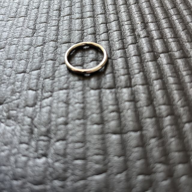 【【閉業】フラー・ジャコー(FURRER-JACOT)の口コミ】 シンプルなデザインと他には無いつけ心地です。
シンプルかつストレートの…