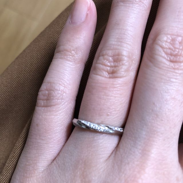 【エクセルコダイヤモンド(EXELCO DIAMOND)の口コミ】 付け心地が安定していて、デザインもとても気に入りました。シンプルすぎ…