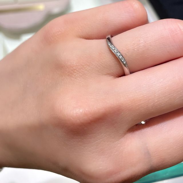 【TRECENTI(トレセンテ)の口コミ】 
・ダイヤがたくさんついているもの
・付け心地
・派手すぎない可愛さ

が…