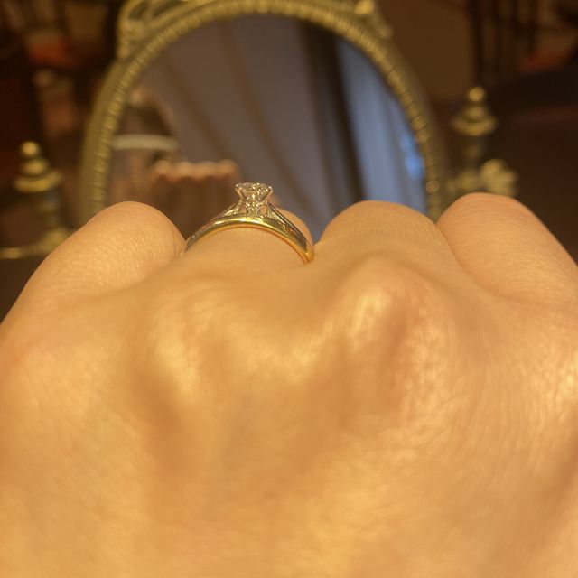 【ケイウノ ブライダル(K.UNO BRIDAL)の口コミ】 リトルマーメイドのアリエルモチーフの指輪を探していました。上から見る…