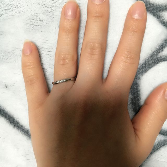 【俄(にわか)の口コミ】 数店舗、指輪のお店を見てまわりましたが、指輪が一つ一つ繊細で、細く、…