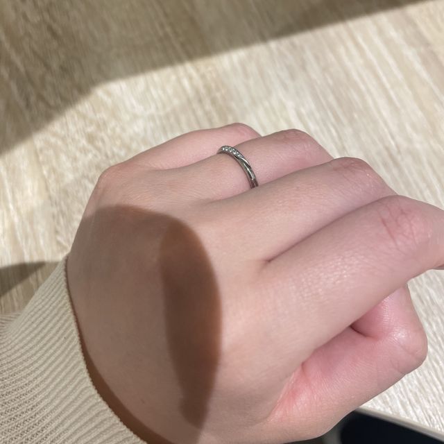 【アイプリモ(I-PRIMO)の口コミ】 デザインがきれいで2人でつけていてお揃いの感じがわかるものだったのが1…