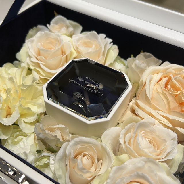 【4℃ BRIDAL(ヨンドシーブライダル)の口コミ】 もともと、交際期間のペアリングをこちらでこうにゅうしていました。結婚…