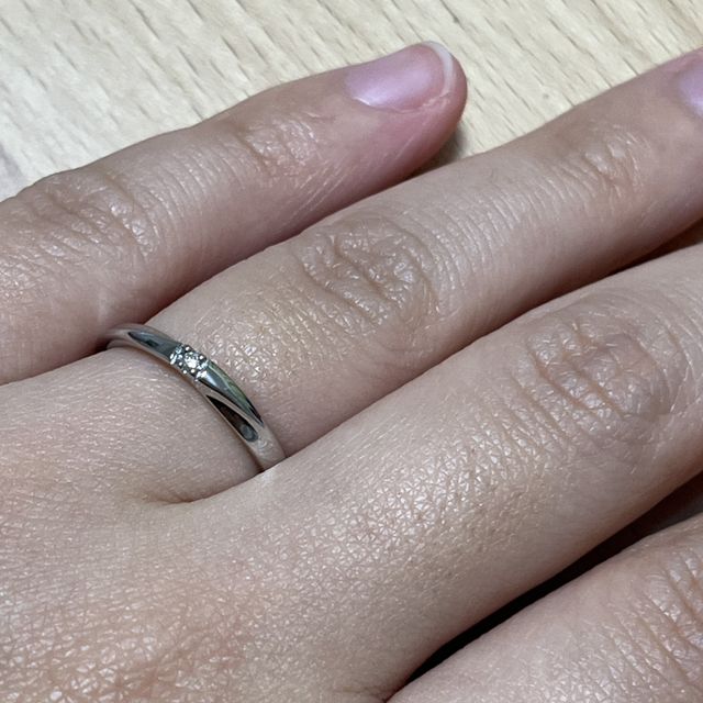 【4℃ BRIDAL(ヨンドシーブライダル)の口コミ】 いろんな指輪があり結構迷いましたが、普段からつけるためシンプルなのが…
