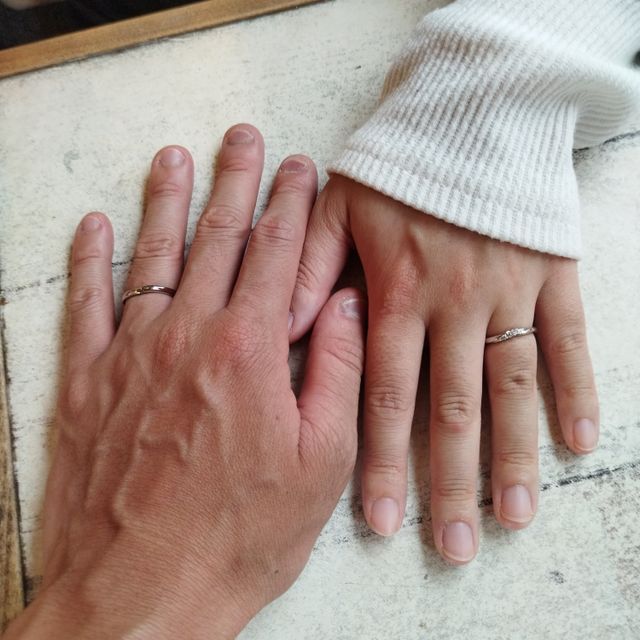 【銀座ダイヤモンドシライシの口コミ】 シンプルで華美過ぎないデザインを色々と候補として挙げてもらい、今回決…