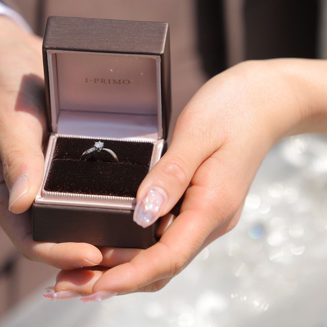 【アイプリモ(I-PRIMO)の口コミ】 選んだのは旦那さんでサプライズで購入
ダイヤが１つのシンプルなデザイン…