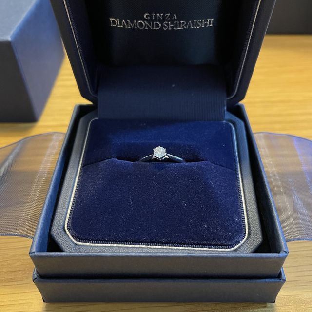 【銀座ダイヤモンドシライシの口コミ】 指輪のデザイン、価格が希望通りでした。私の指に似合ってると感じて、即…